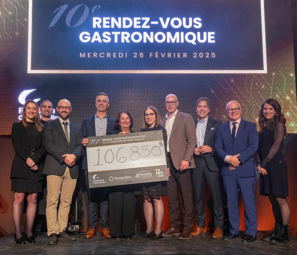 Remise du chèque lors du 10e Rendez-vous gastronomique
