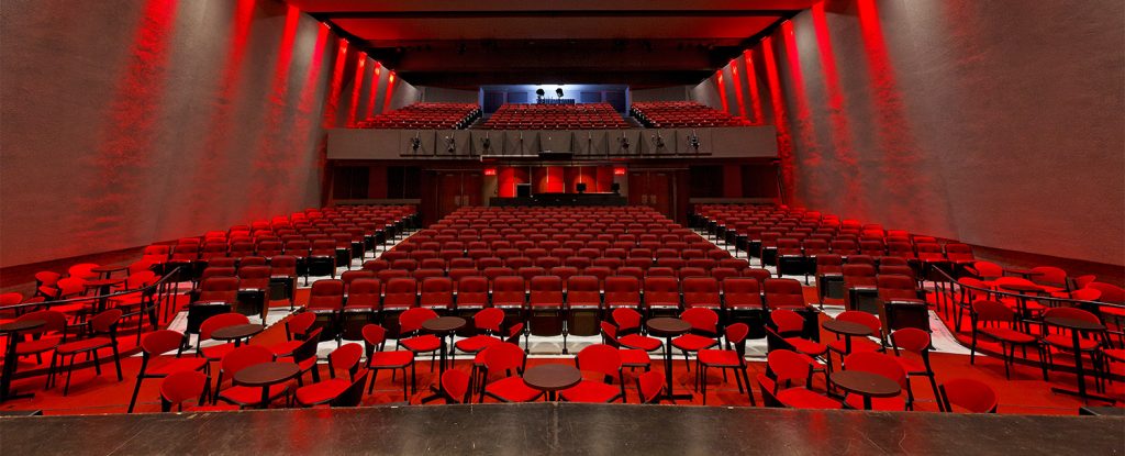 Intérieur de la salle Sylvain-Lelièvre.