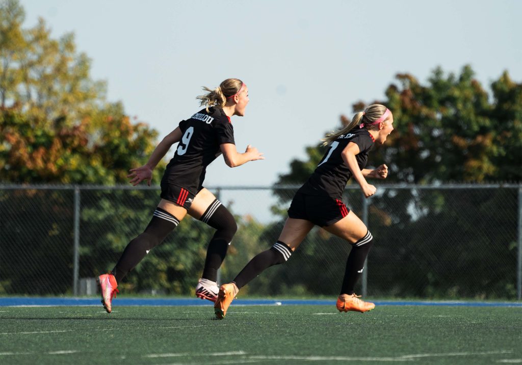 Joueuses de soccer en action.