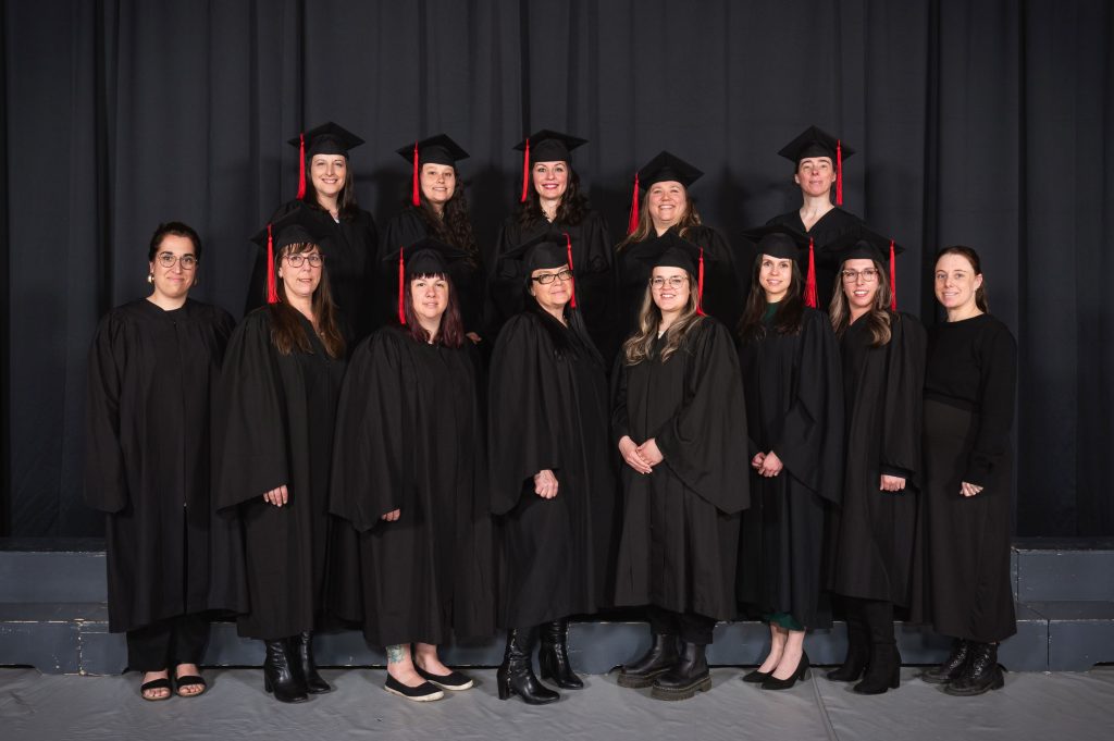Première cohorte de diplômées en RAC - Techniques de pharmacie